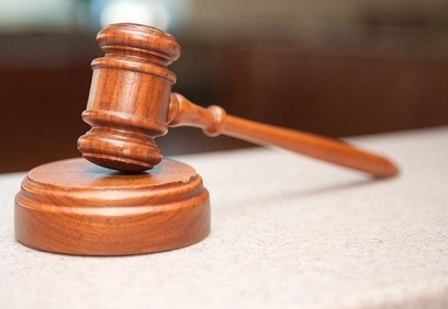 Hakaretten iki yıl ceza alan biri en az beş ay cezaevinde kalacak