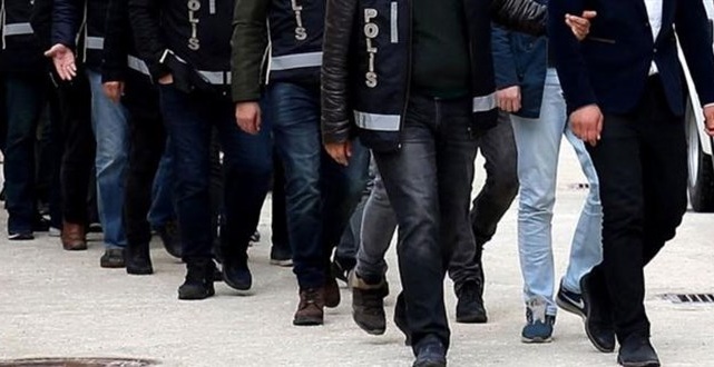 Göçmen kaçakçılığından 3 bin 744 kişi yakalandı