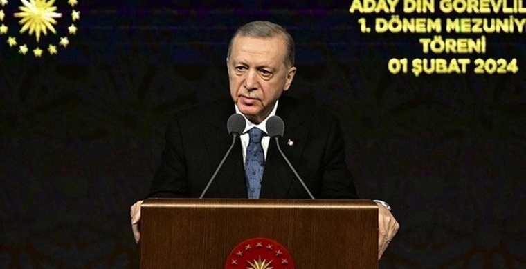 Diyanet Akademisi'nde konuştu: Açıktan şeriatı savundu