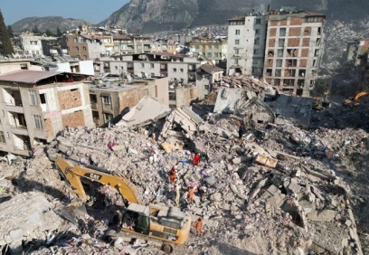 Deprem bölgesindeki TOKİ konutları kurası 'Erdoğan gelecek' diye ertelendi