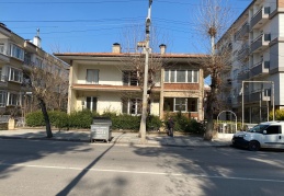Dr. Ahmet Hurşit Battal’ın evi de yıkılıyor