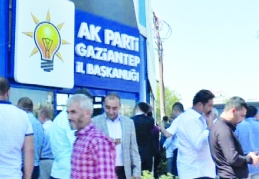 AKP il başkanı ile Şahin arasında yaşanan gerginliğin ardından parti şimdi de istifalarla sarsılıyor
