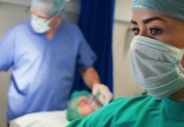 Depremin ağır yıkıma uğrattığı illerde sağlık hizmetlerinde sorunları sürüyor