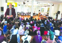 Esas terörist, bu ülkede ayrımcılık yapan kafatasçılardır