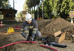Bölgede 87 pano ile 74 trafo ve 242 dağıtım merkezini de elden geçirdi
