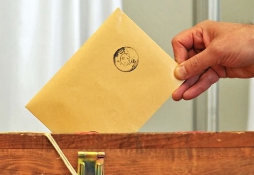 Geçici aday listeleri il seçim kurullarında askıya çıkarıldı