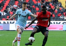 Gaziantep FK, evinde 2-0 mağlup, maçta iki gol iptal edildi