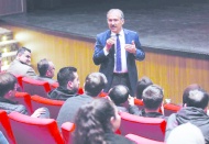 “Fırsat buldukça okuyun, meraklı olun ve sorun”