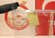 Muhalefetten yaka silkenler ve ekonomiden rahatsız olanlar kararsız