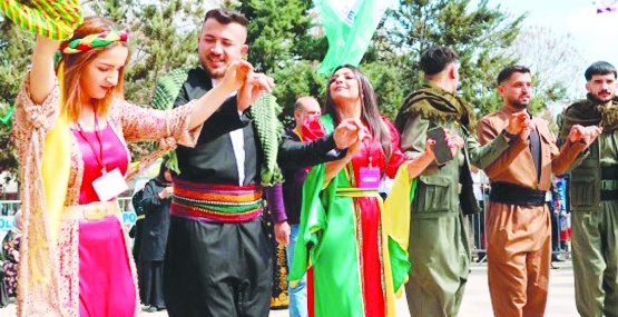 Newroz kutlamasında yüzbinler halaya durdu