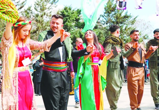 Newroz kutlamasında yüzbinler halaya durdu