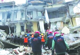 Depremde 53 bin kişi öldü, belediyeler hiçbir hesap vermedi