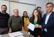 AKP, hukuksuzluğu elden bırakmıyor, seçilen adayın hakları alındı!