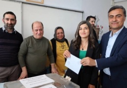 AKP, hukuksuzluğu elden bırakmıyor, seçilen adayın hakları alındı!