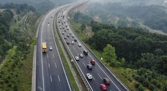 Kamyon, tanker ve çekiciler, pazar günü trafiğe çıkamayacak