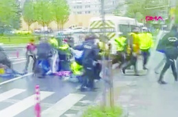 Taksim'e yürüyenlere ters kelepçeyle gözaltı