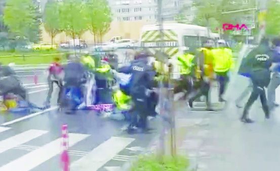 Taksim'e yürüyenlere ters kelepçeyle gözaltı