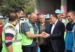Doğan, İşçi Bayramı'nda işçilerle bir araya geldi