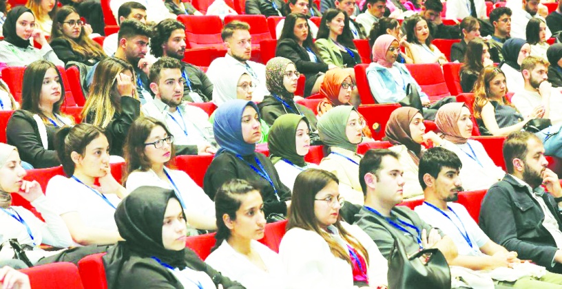 Hekimlik mesleği hayat boyu öğrenmeyi gerektiriyor