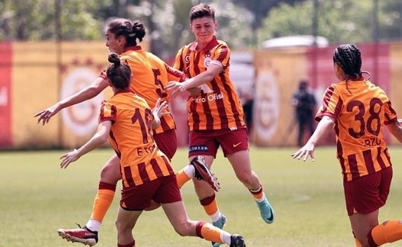 Kadınlar Süper Ligi şampiyonu Gaziantep ALG Spor'u 2-0 mağlup eden Galatasaray oldu