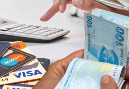 Yüksek faizlere rağmen insanlar kredi kullanmaya devam ediyor