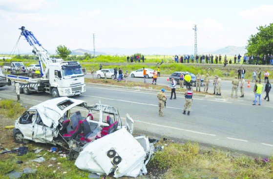 Dokuz kişinin öldüğü kazada beton mikserinin sürücüsü tutuklandı