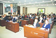 Bir bardak su da fırtına çıkarıyorsunuz