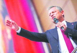 CHP yönetimi, belediyelere genelge gönderdi:  Atamalarda akraba yok, şatafattan uzak durun