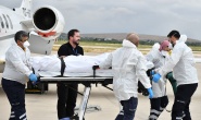 Umre ‘de rahatsızlanan hasta ambulans uçakla Antep’e getirildi