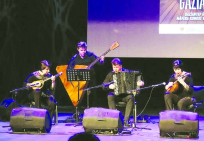 Sibirya Dörtlüsü, popüler halk ezgilerini seslendirdi