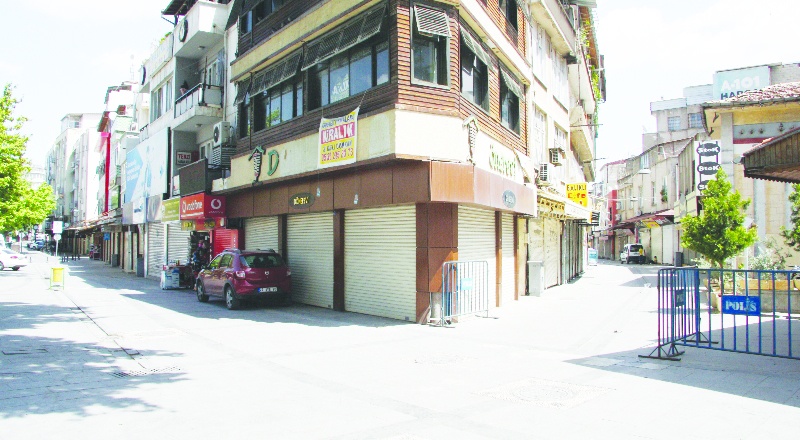 İlk dört ay da 290 esnaf sicil ve 143 esnaf ise maliye terki verdi