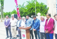 Emekli, bırakın 100 gram et almayı, pazar manav tezgahlarına bütçe yetiştiremiyor