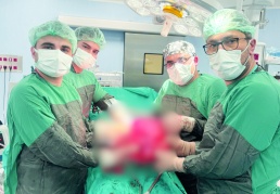 Böbreğinden 35 cm’lik kitle çıkarıldı