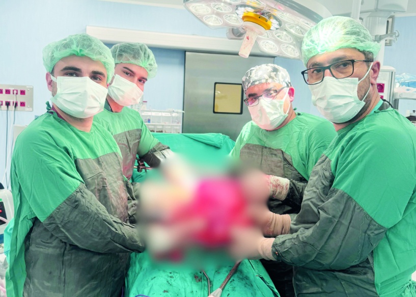 Böbreğinden 35 cm’lik kitle çıkarıldı
