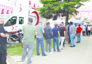 Bir ayakkabı alabilmek için kanlarını bağışladılar