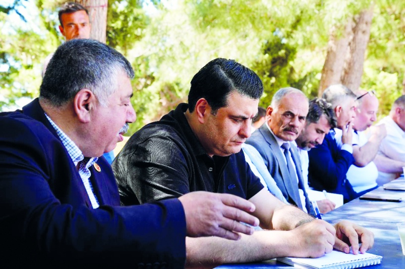 “Bizim mahallenin çocukları, bir şeylere kolay ulaşırken, sizin çocuklarınızın da kolay ulaşmasını istiyoruz”