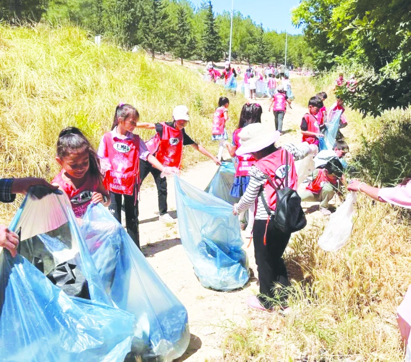 Erikçe ormanından poşetler dolusu çöp topladılar