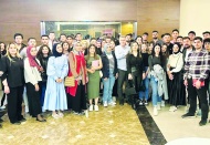 Eğitimlerin sonunda öğrencilere katılım belgesi verildi