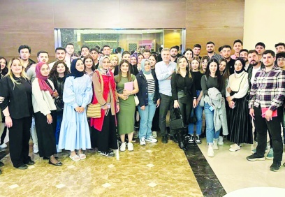 Eğitimlerin sonunda öğrencilere katılım belgesi verildi