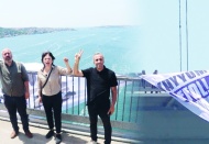 DEM Parti'den Boğaziçi Köprüsü'ne 'Kayyım defol' pankartı