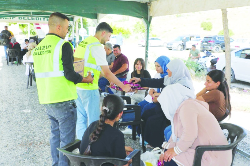 Nizip Belediyesi, öğrencilerin ve ailelerinin sınav heyecanına ortak oldu