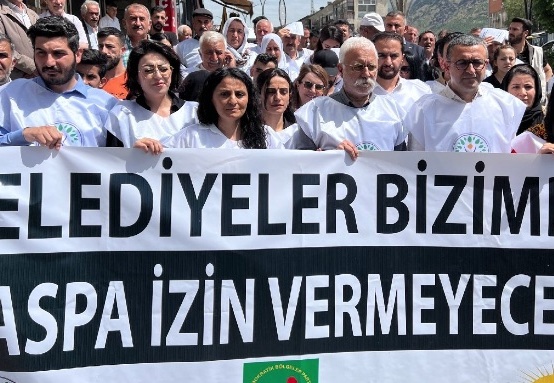 Hakkari'de kayyıma karşı 'Demokrasi Yürüyüşü' başladı