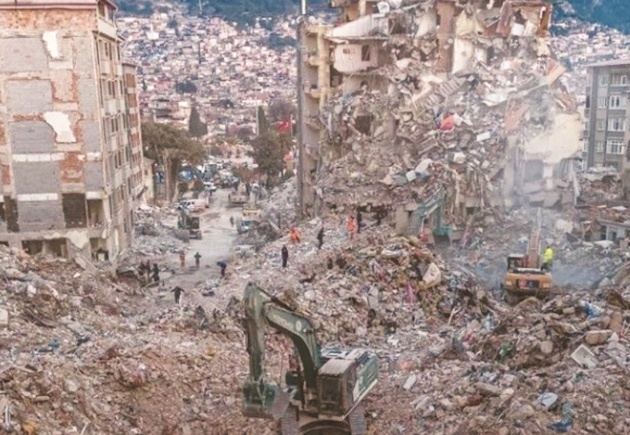 Depremde yakınlarını kaybedenler 500 günden beri adalet mücadelesi veriyor