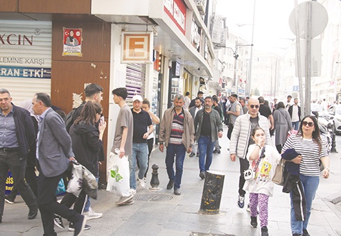 Ekonominin düzelmesi için ülkede  adalet, demokrasi ve hukuk olmalı