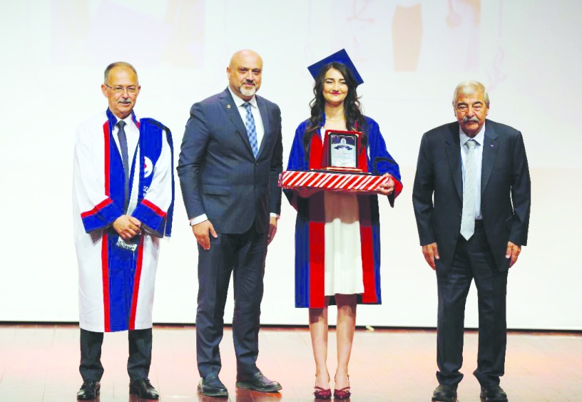 Tıp Fakültesi 79 mezun verdi