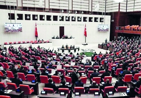 AKP'nin Meclis'teki sandalye sayısı 264 oldu