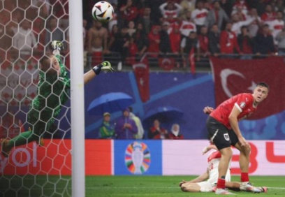 Avusturya maçının kahramanı Mert Günok’tan Yüzyılın kurtarışı