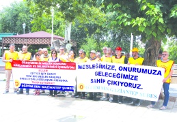 Cemaatlerin ve tarikatların isteklerine göre hareket ediyorlar
