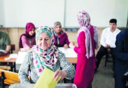 AK Parti'nin kadın seçmeni azalıyor