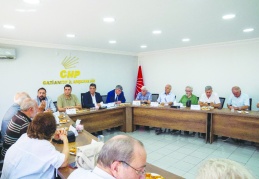 Emekliler huzurla değil, yoklukla yaşıyor